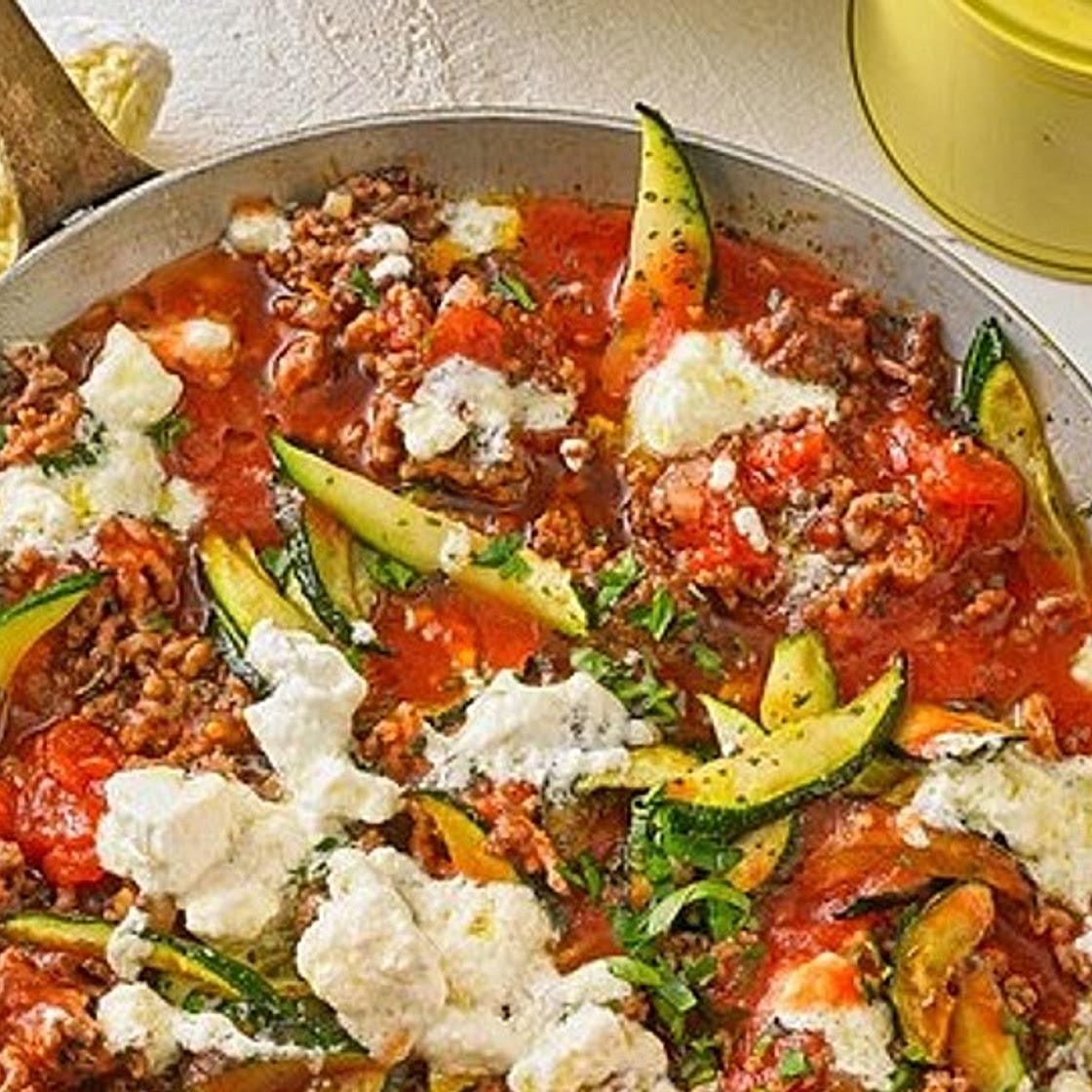 Zucchini-Hackfleischpfanne mit Feta