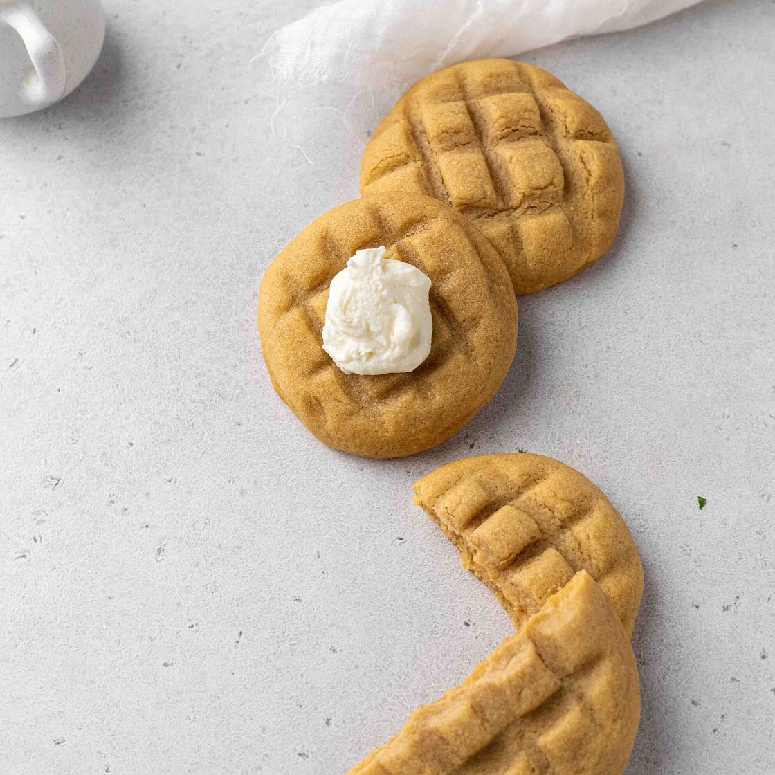 Crumbl 🙀 Waffle Cookies with Buttercream Frosting