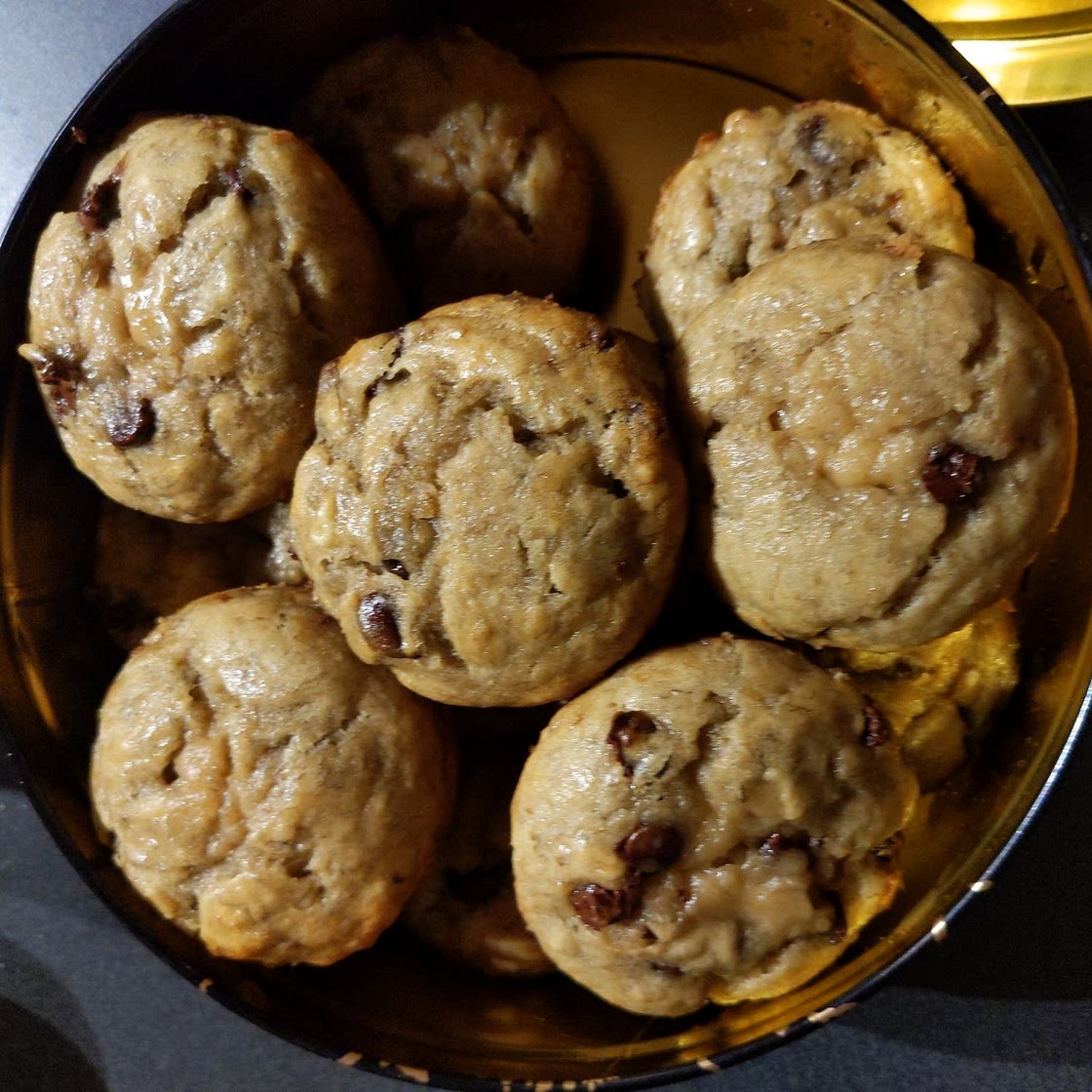 Perfect Banana Chocolate Chip Muffins! Fluffy & Moist!