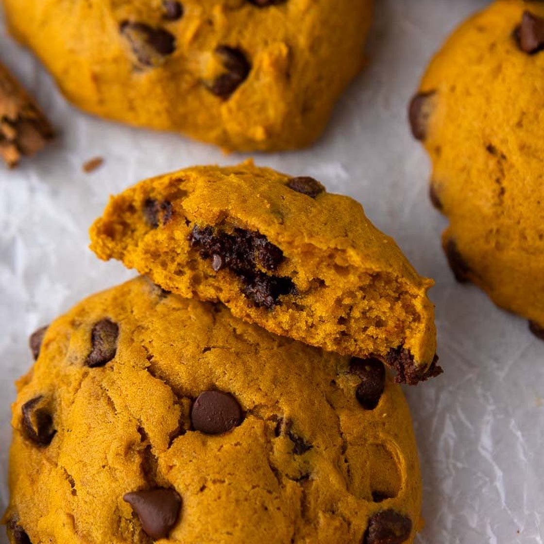 Crumbl 🙀 Pumpkin Chocolate Chip Muffin Top Cookies