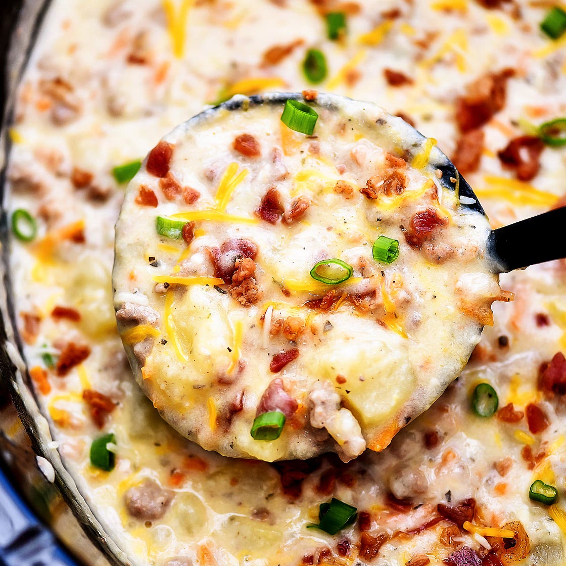 Slow Cooker Bacon Cheeseburger Soup