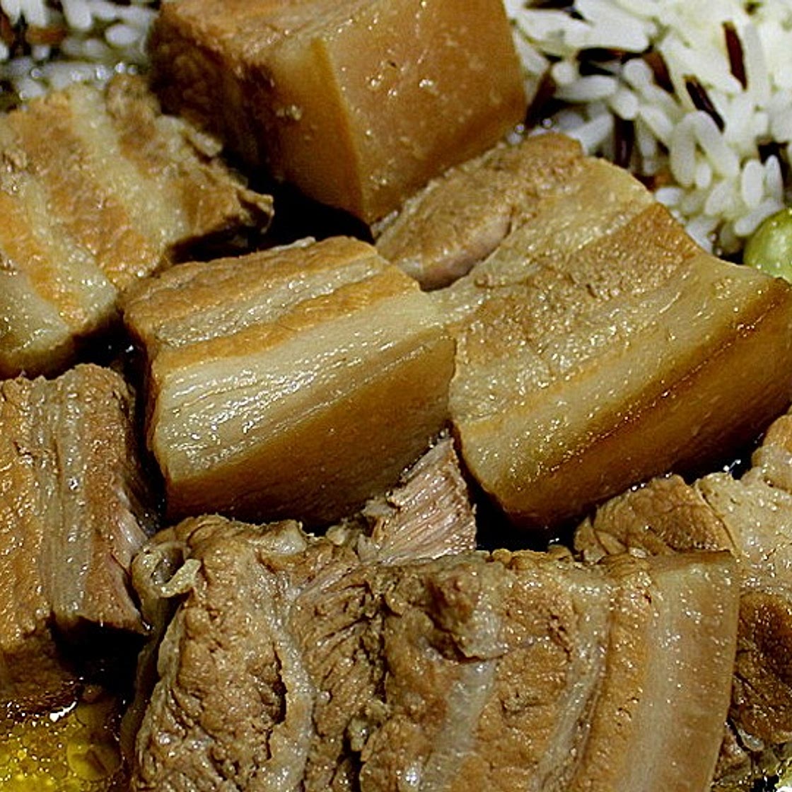 Vietnamesischer Schweinebauchschmortopf (Nuoc Thiet Kho)