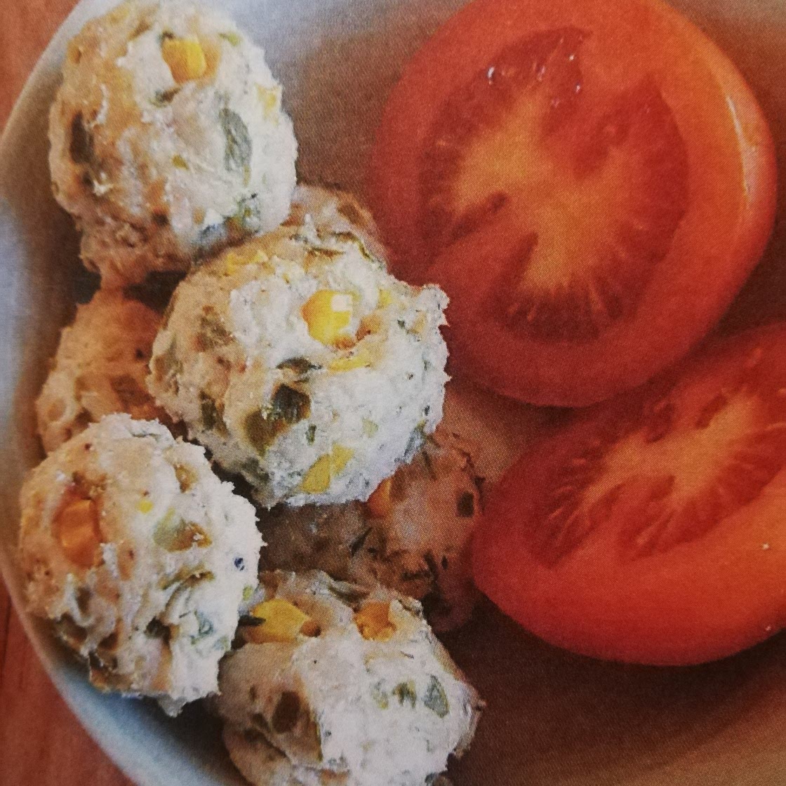 Almondegas de frango, milho e feijão verde