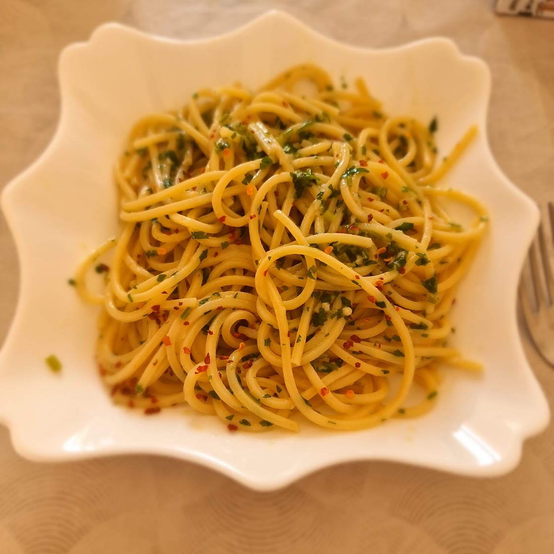 Spaghetti Aglio e Olio by Teo