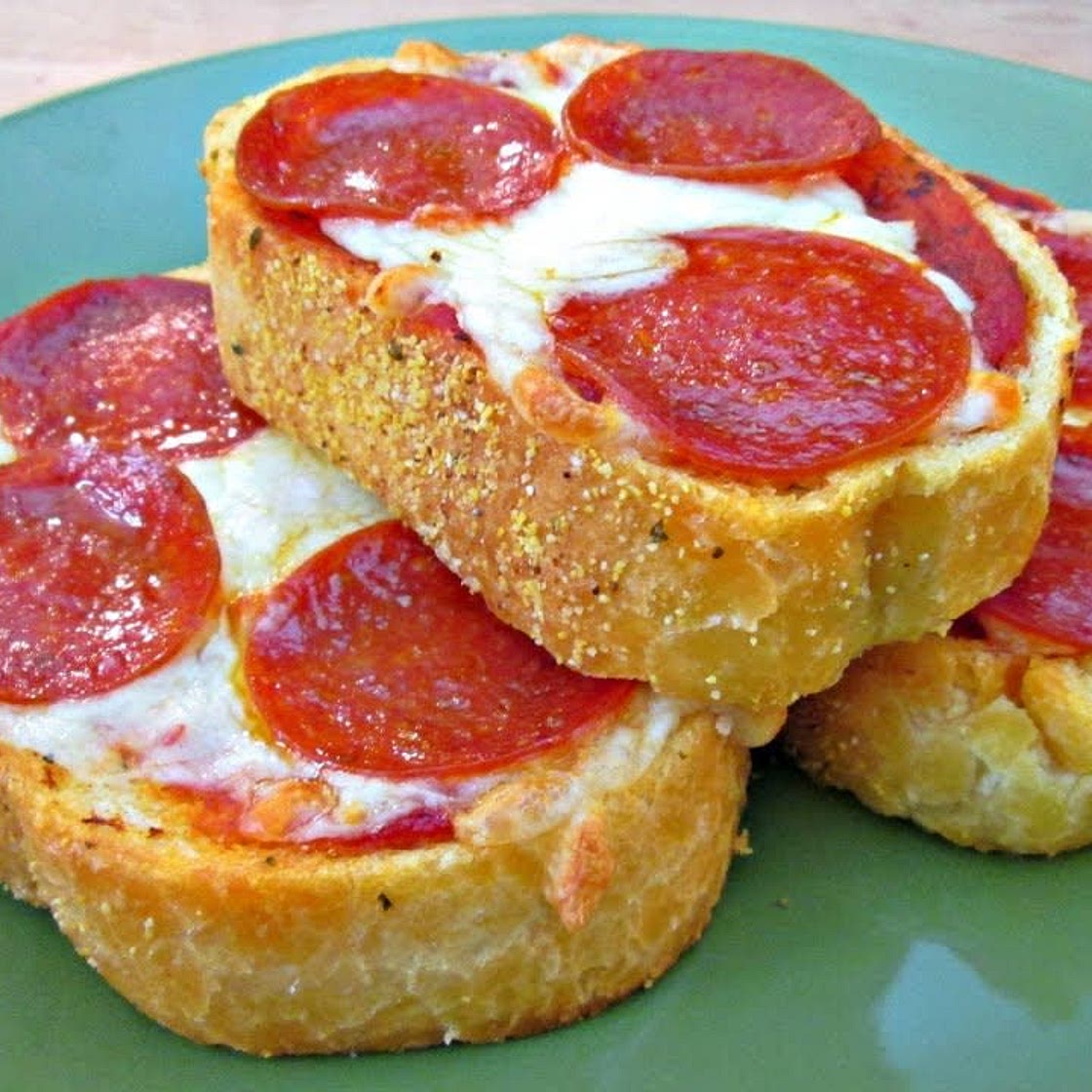 Garlic Bread Pizza