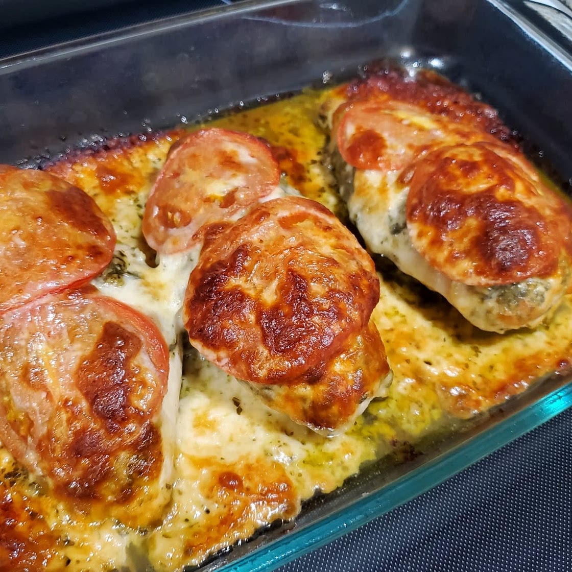 Basil Pesto Tomato Mozzarella Chicken Bake