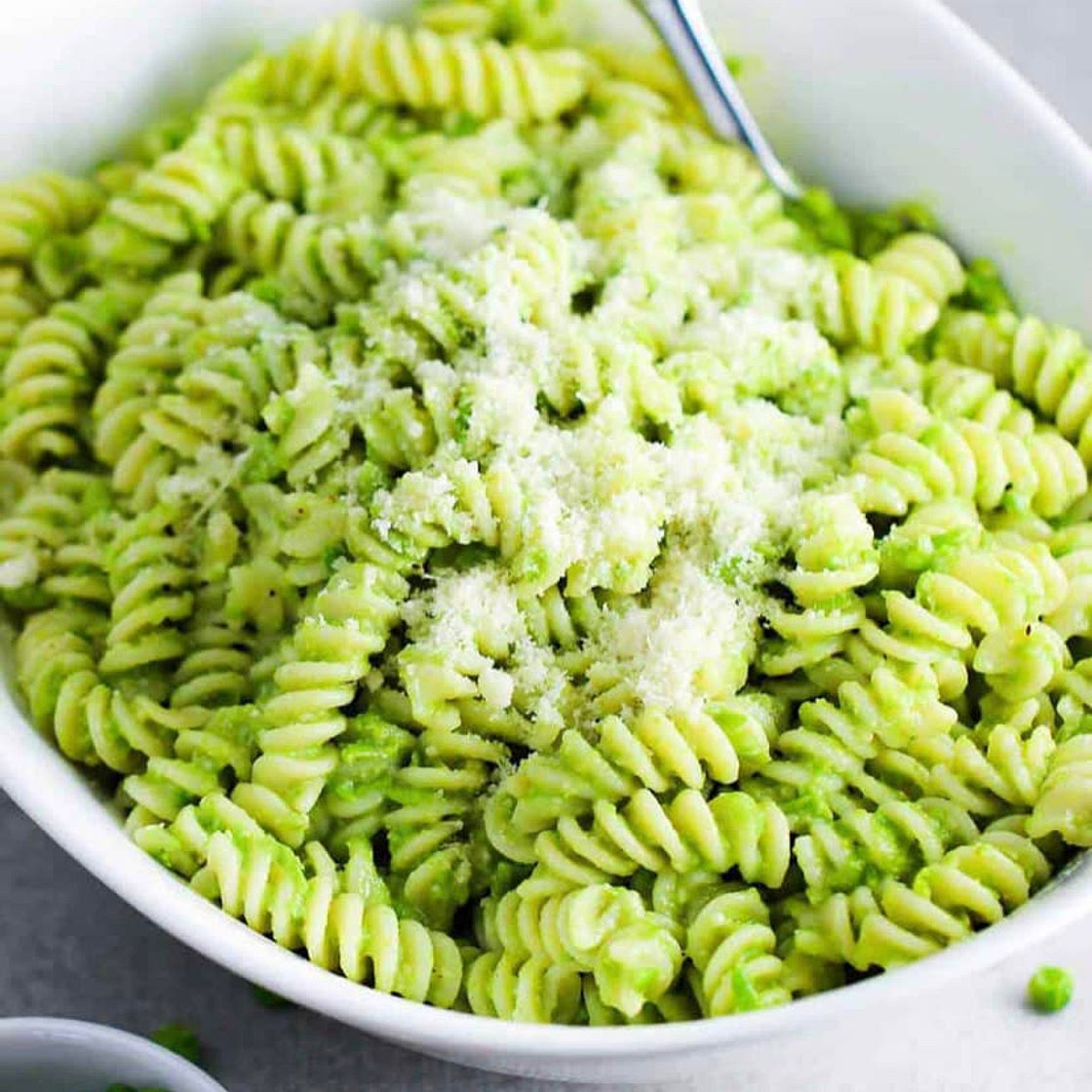 Healthy pesto pasta
