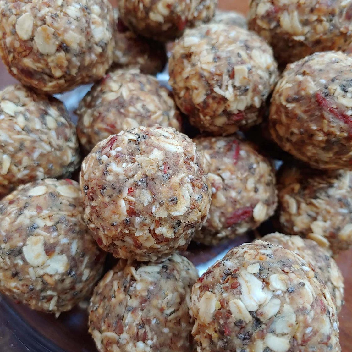 Easy no-bake Vegan Oat Balls