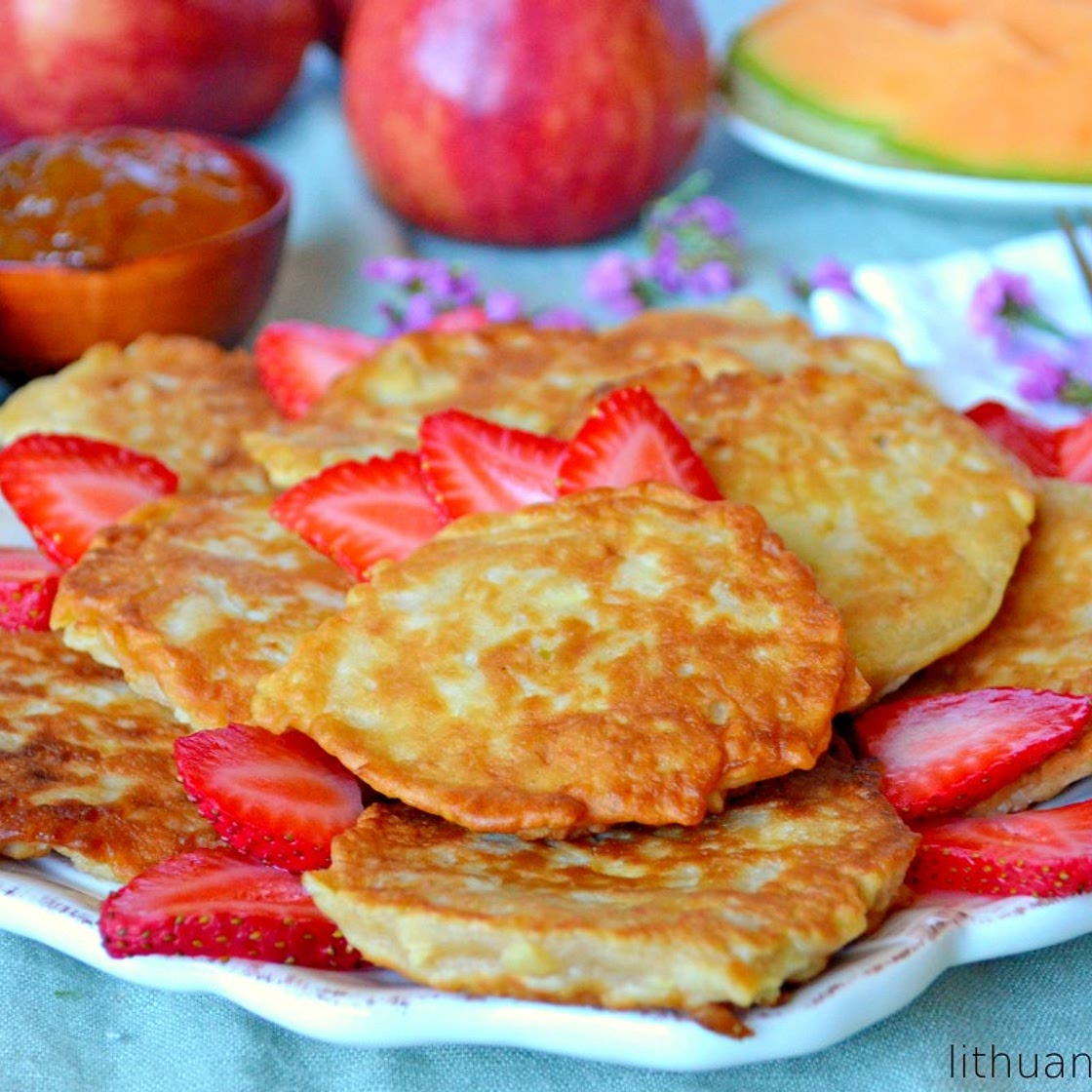 Fluffy Apple Pancakes / Purūs blynai su obuoliais