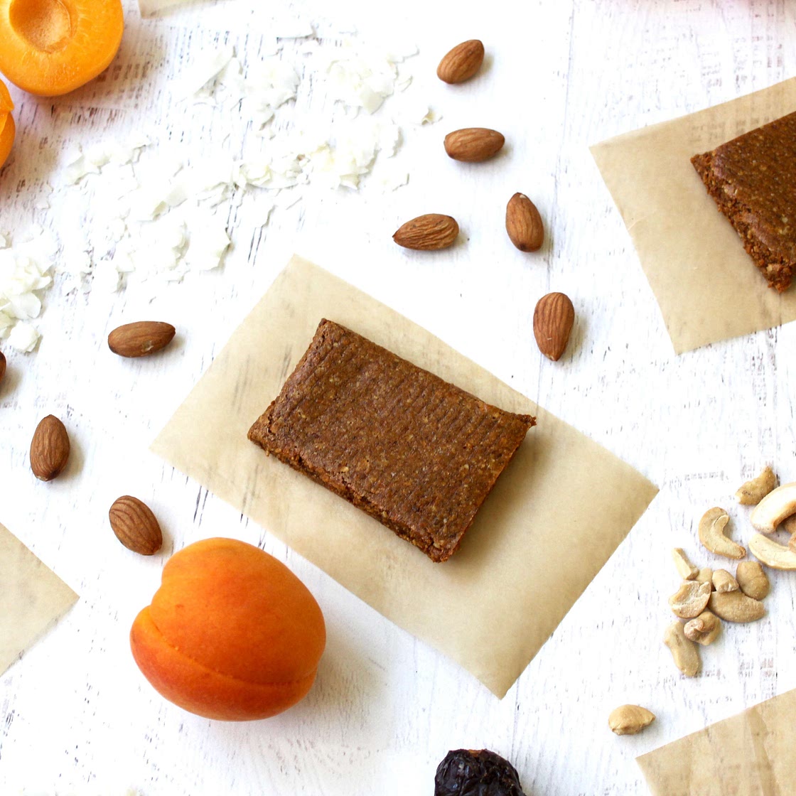Homemade Coconut-Apricot Protein Bar (copycat RX Bar)