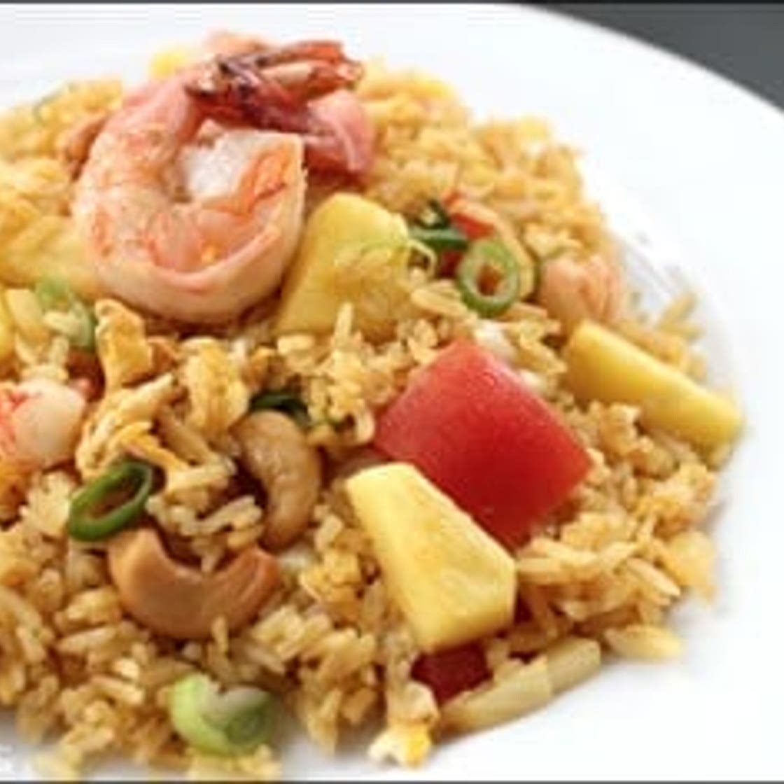 Pineapple Fried Rice ข้าวผัดสัปปะรด (kao pad sapparod)