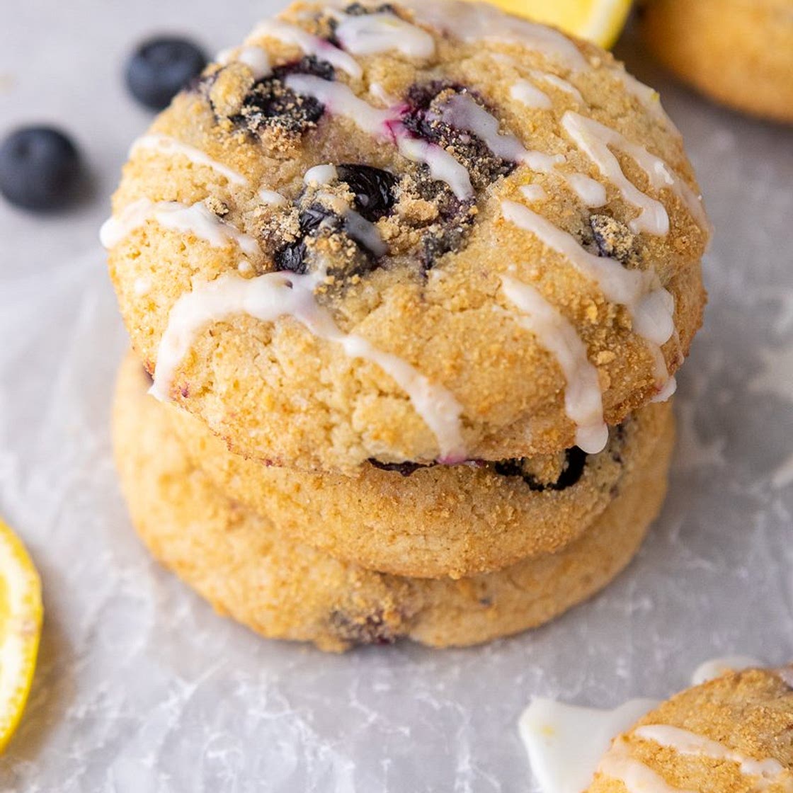 Crumbl 🙀  Blueberry Crumb Cake Cookies