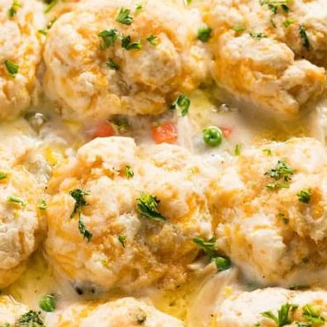 Cheddar Biscuit Chicken Pot Pie Casserole