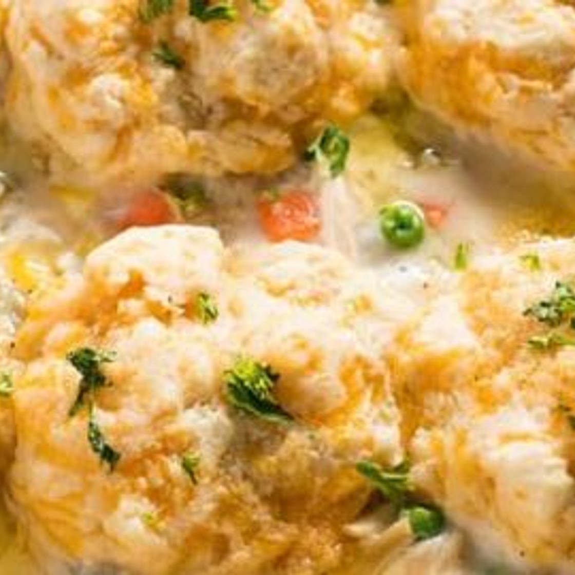 Cheddar Biscuit Chicken Pot Pie Casserole