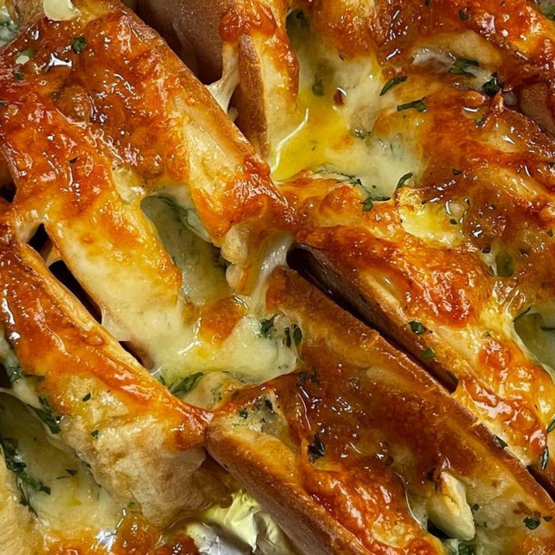 Air fryer crumpet garlic bread