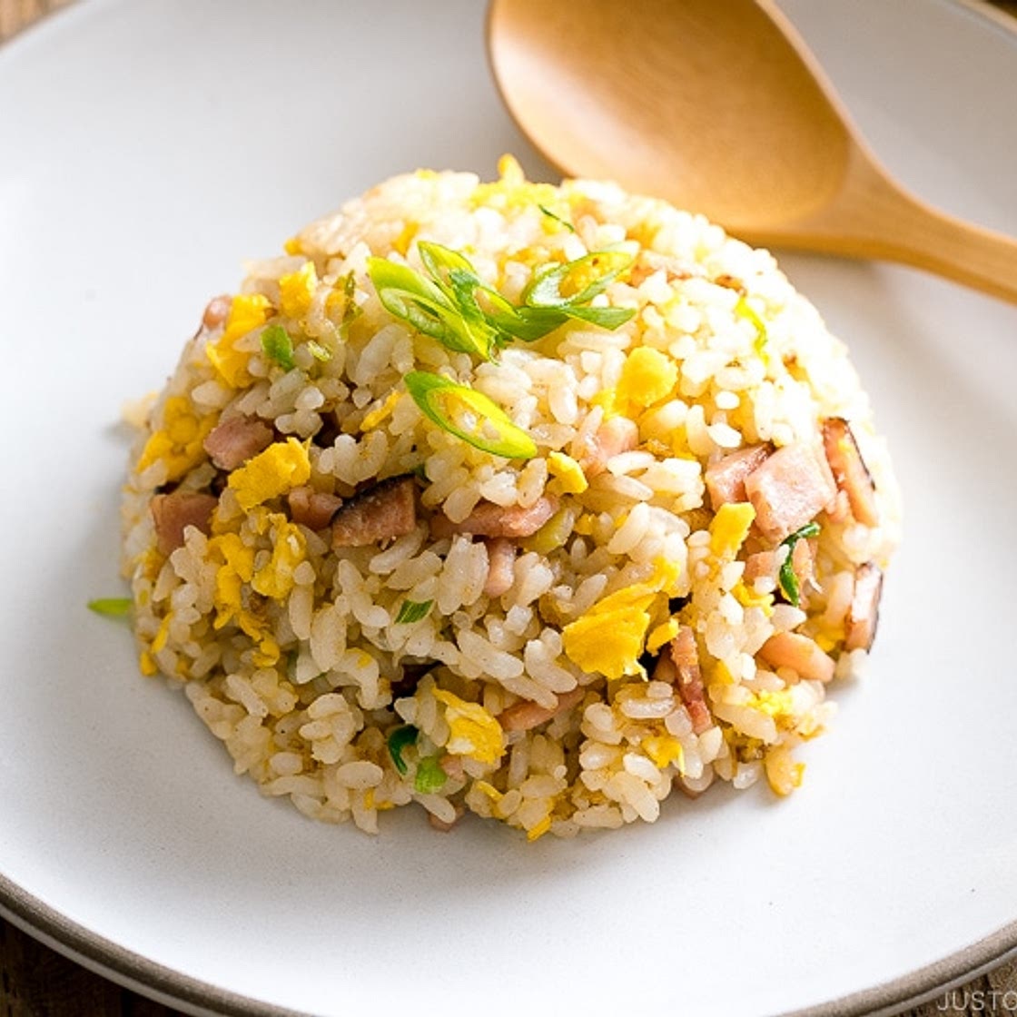 Easy Japanese Fried Rice (Yakimeshi)