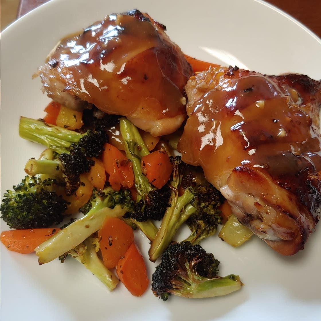 Honey-Garlic Chicken Thighs with Carrots & Broccoli