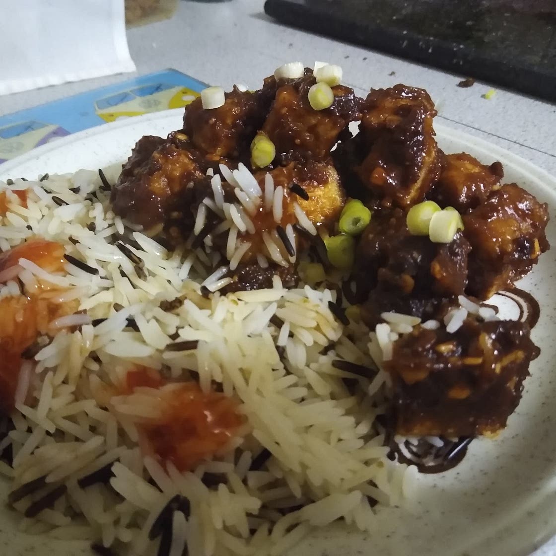 Baked Tofu with Spicy Peanut Sauce