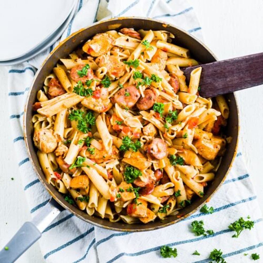 One Pot Creamy Cajun Chicken Pasta [Dairy Free]