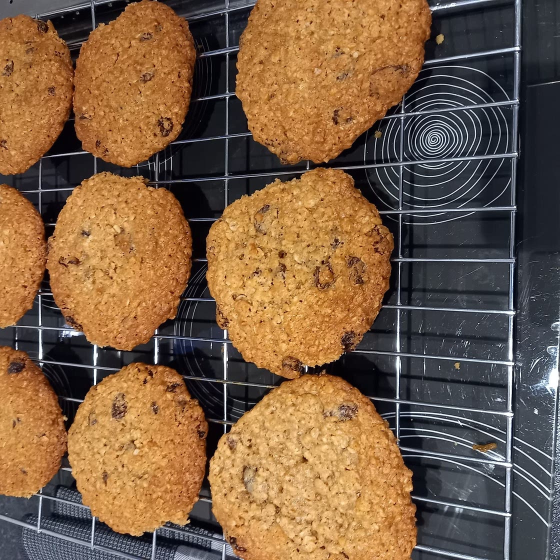Vanishing Oatmeal Raisin Cookies