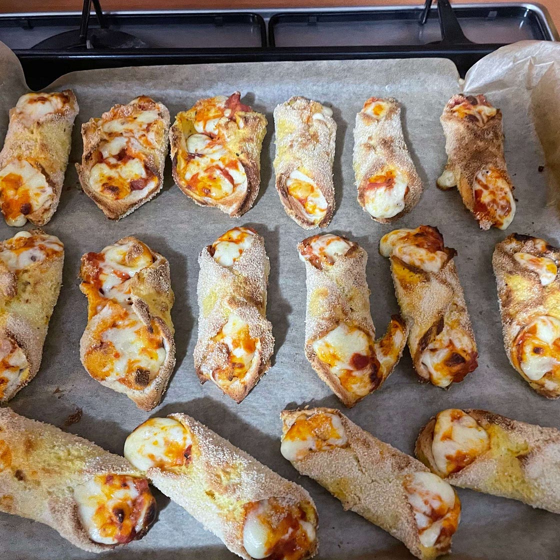 PIZZA CANNOLI