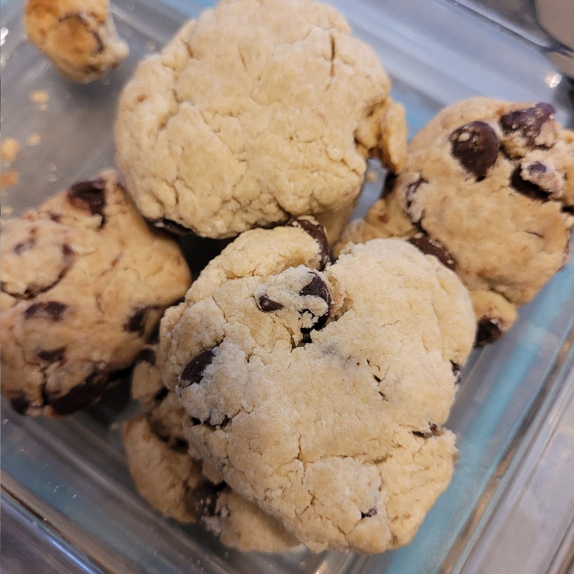 Chocolate Chip Almond Flour Cookies
