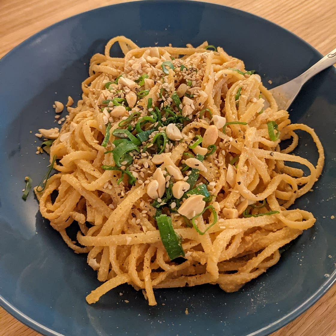 Schnelle Chili-Sesam-Spaghetti