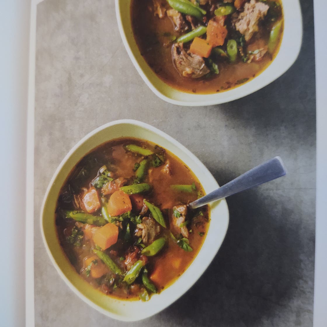 p327 Slow Cooker Beef and Veg Soup