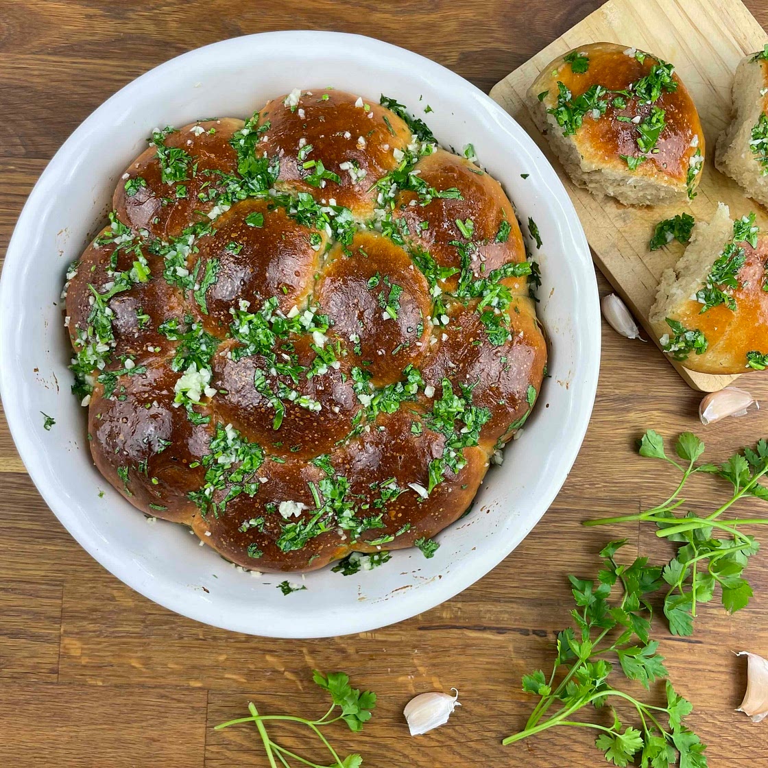 Pampushky- Ukrainian Garlic Bread 