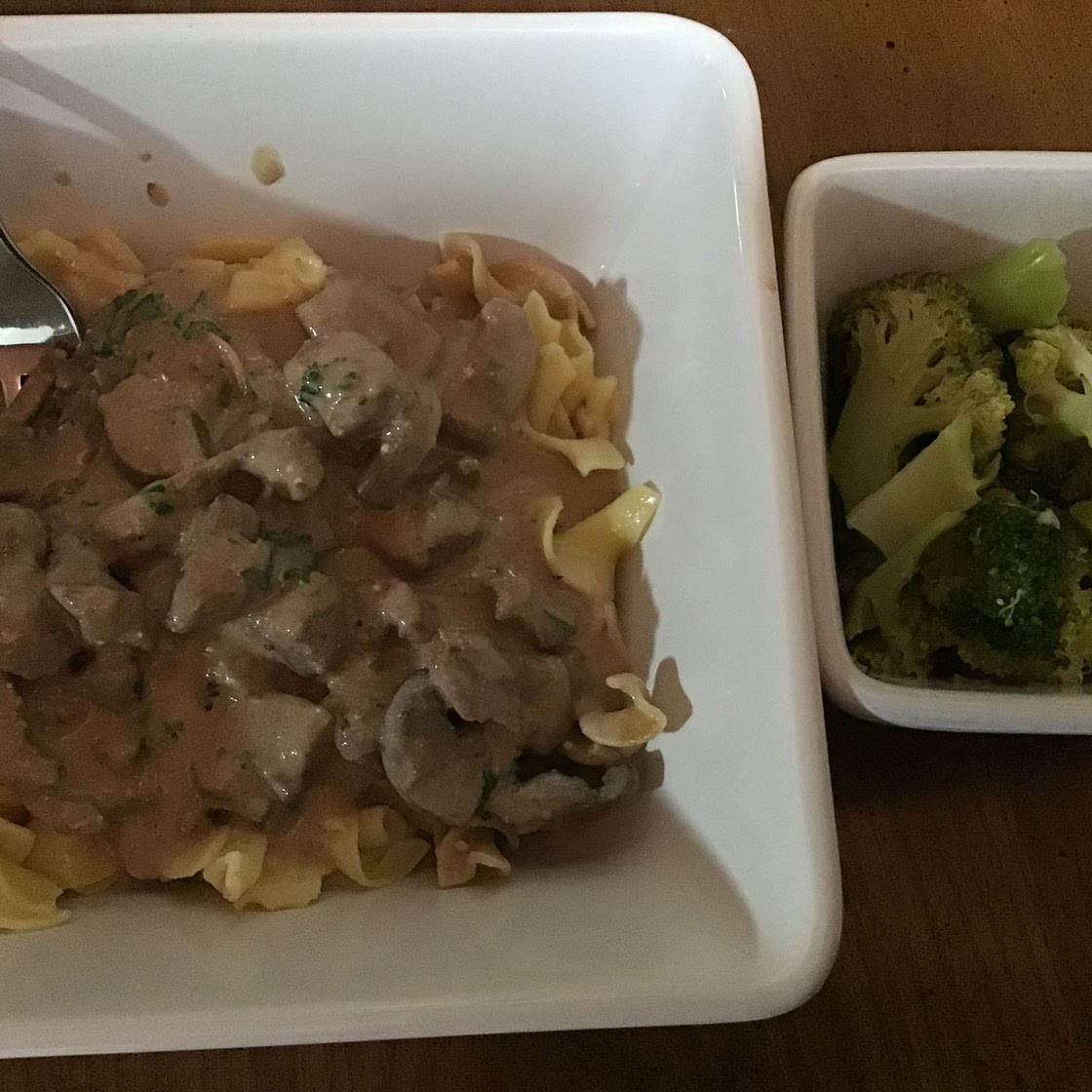 Beef Stroganoff with egg noodles and broccoli