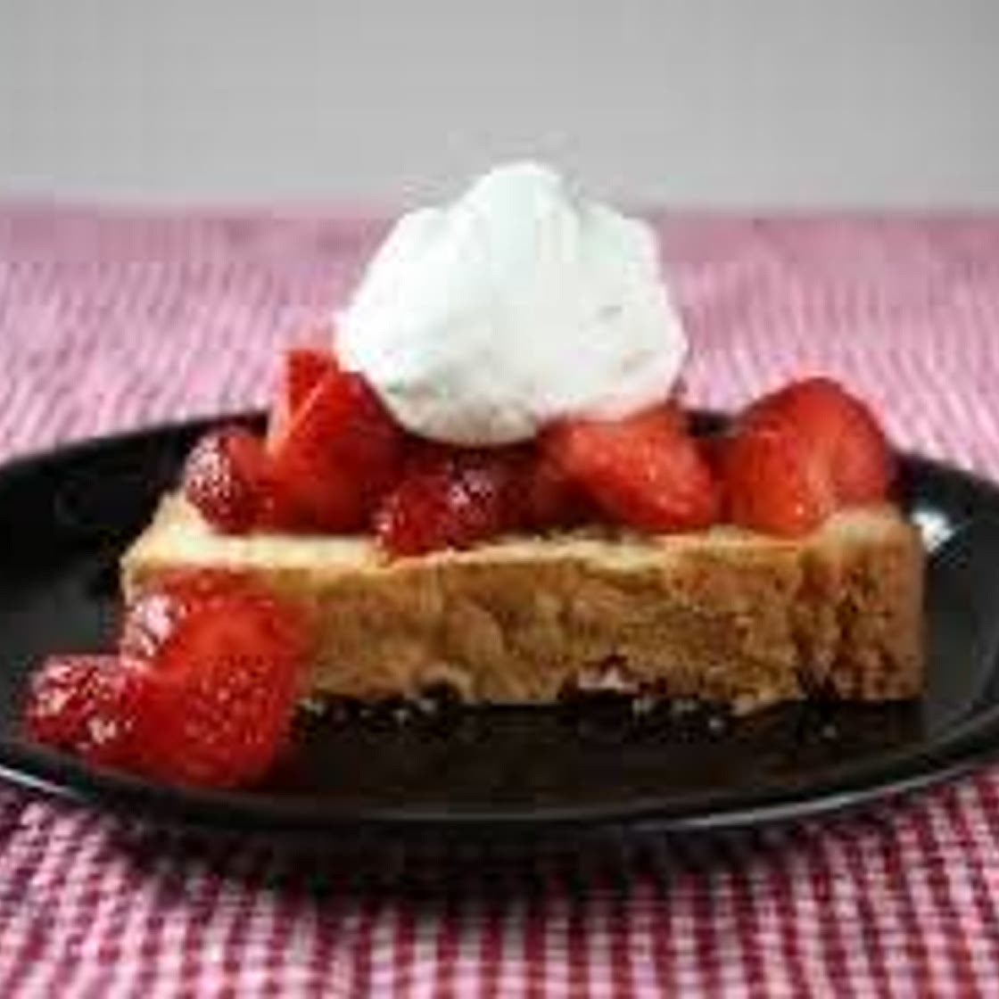 Swensen’s Strawberry Shortcake 