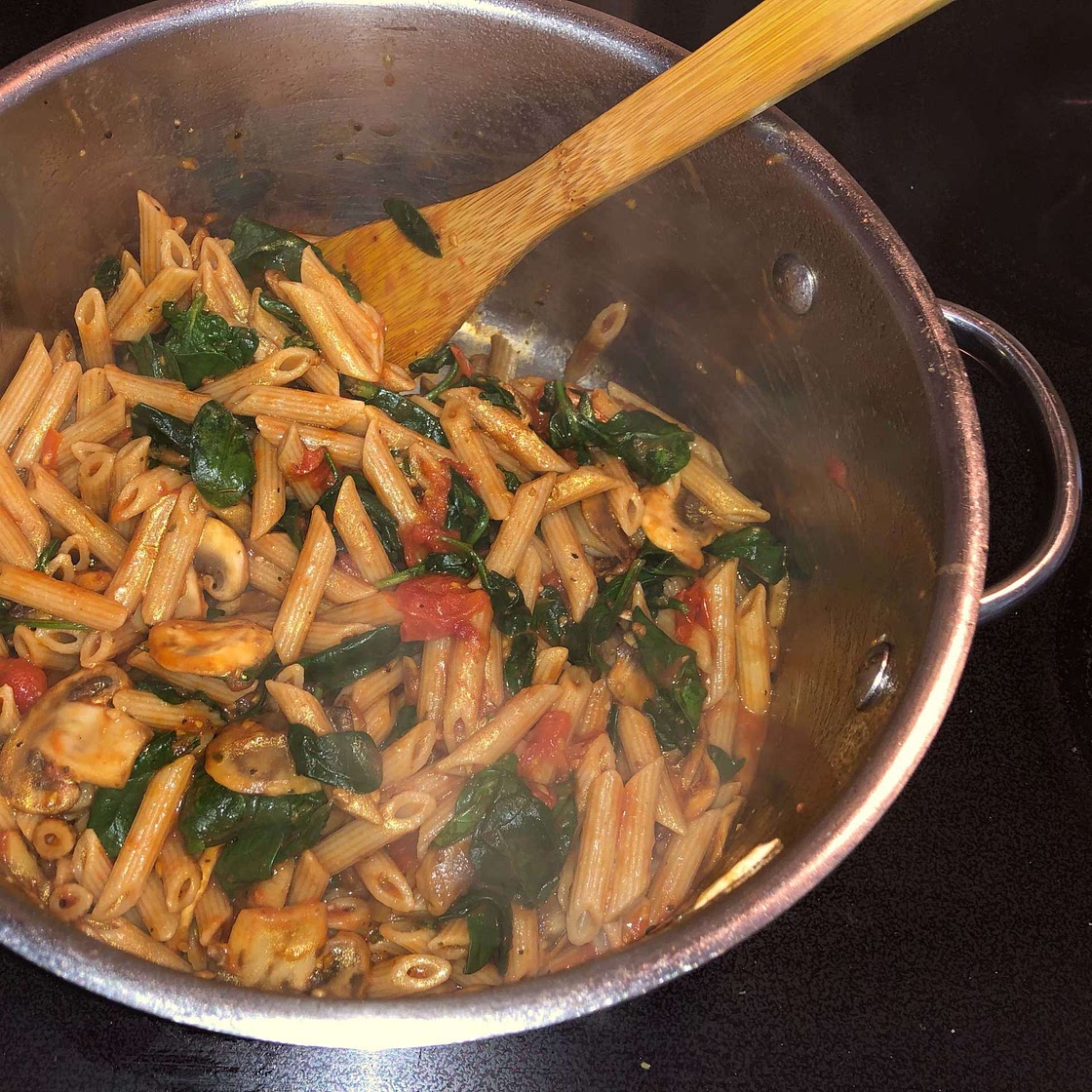 Quick Pasta with Tomatoes, Mushrooms and Spinach