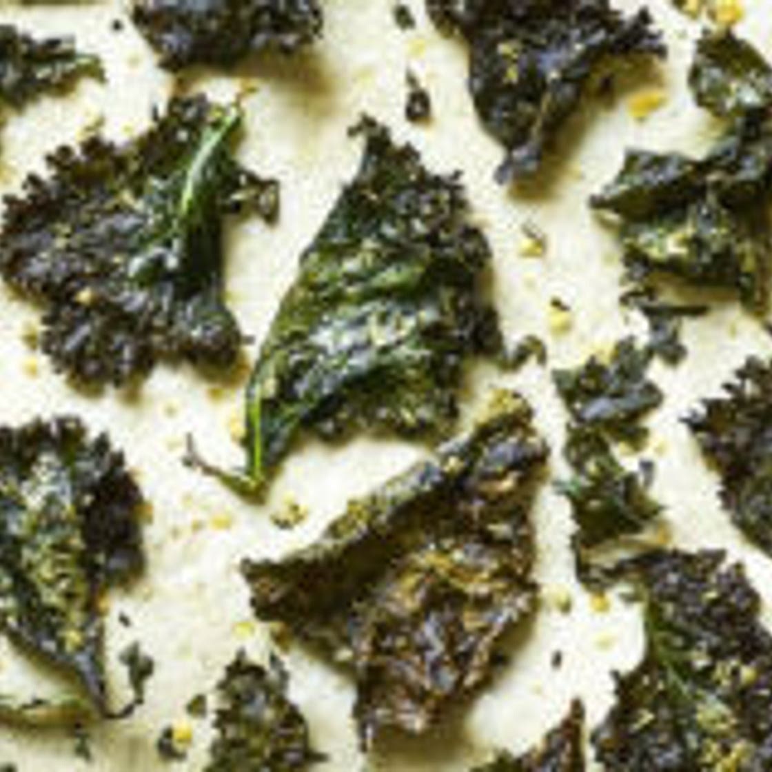 Crunchy kale and parmesan crisps