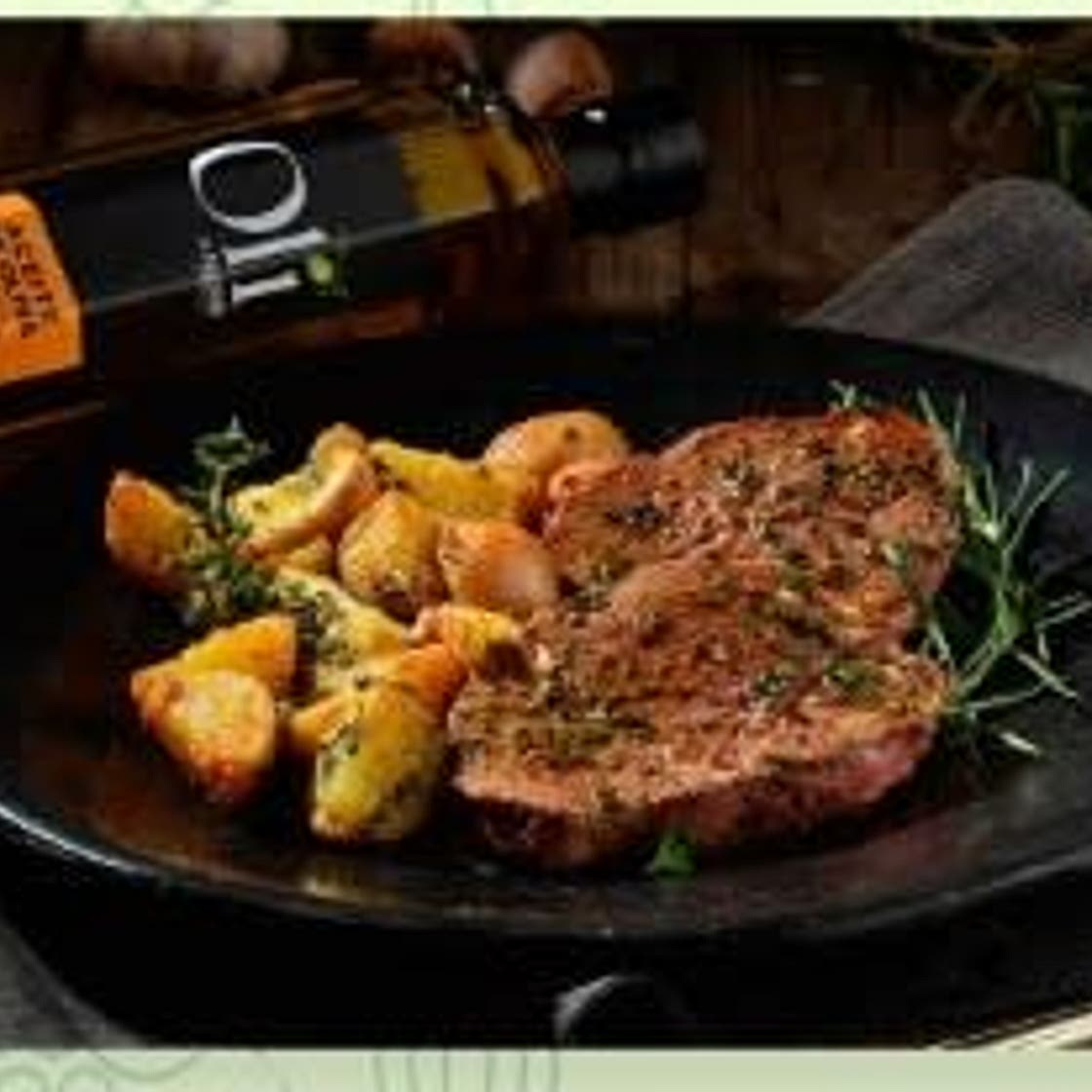 FILETE DE CARNE CON PAPAS AL AJO