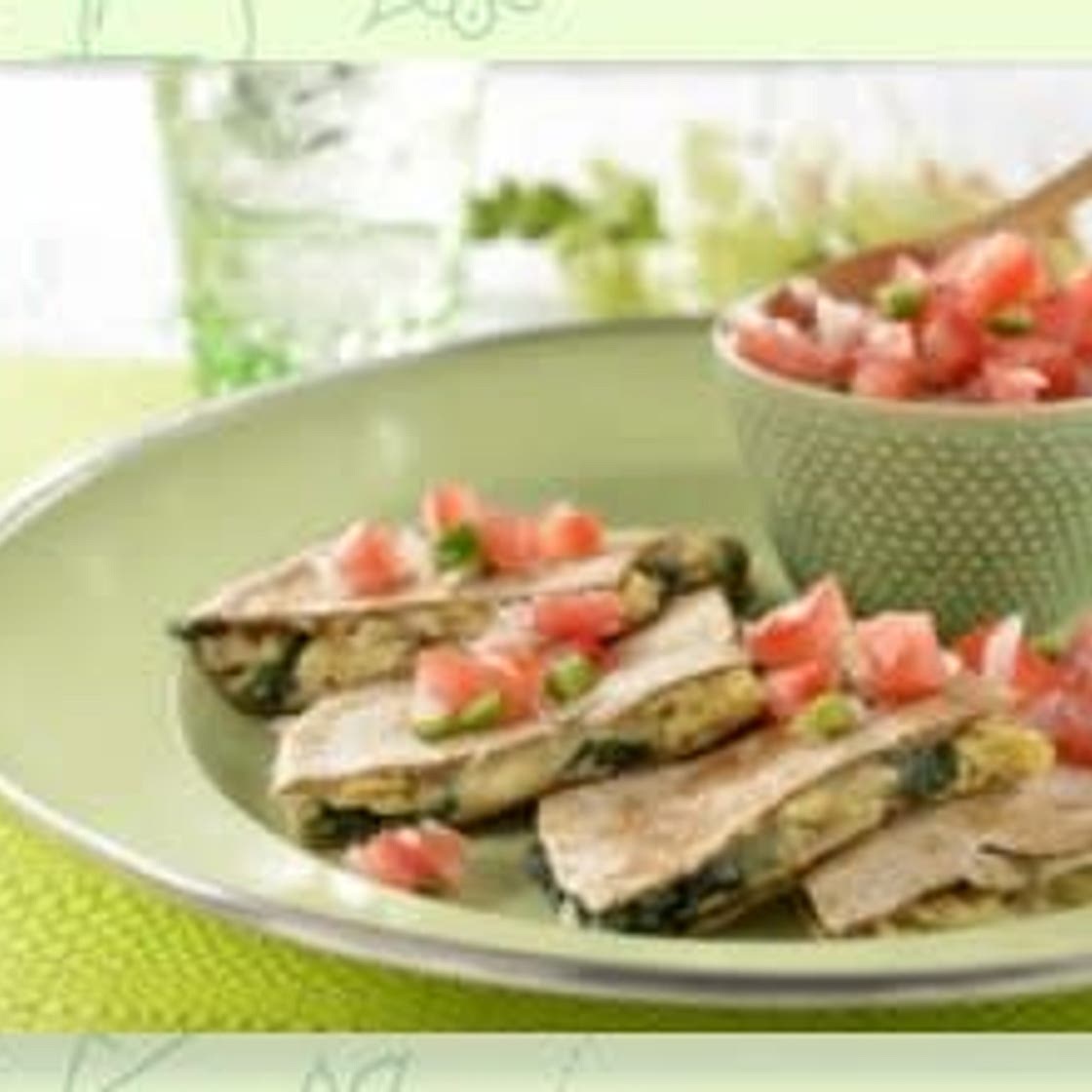 QUESADILLA DE QUESO CON POLLO Y CHAMPIÑONES