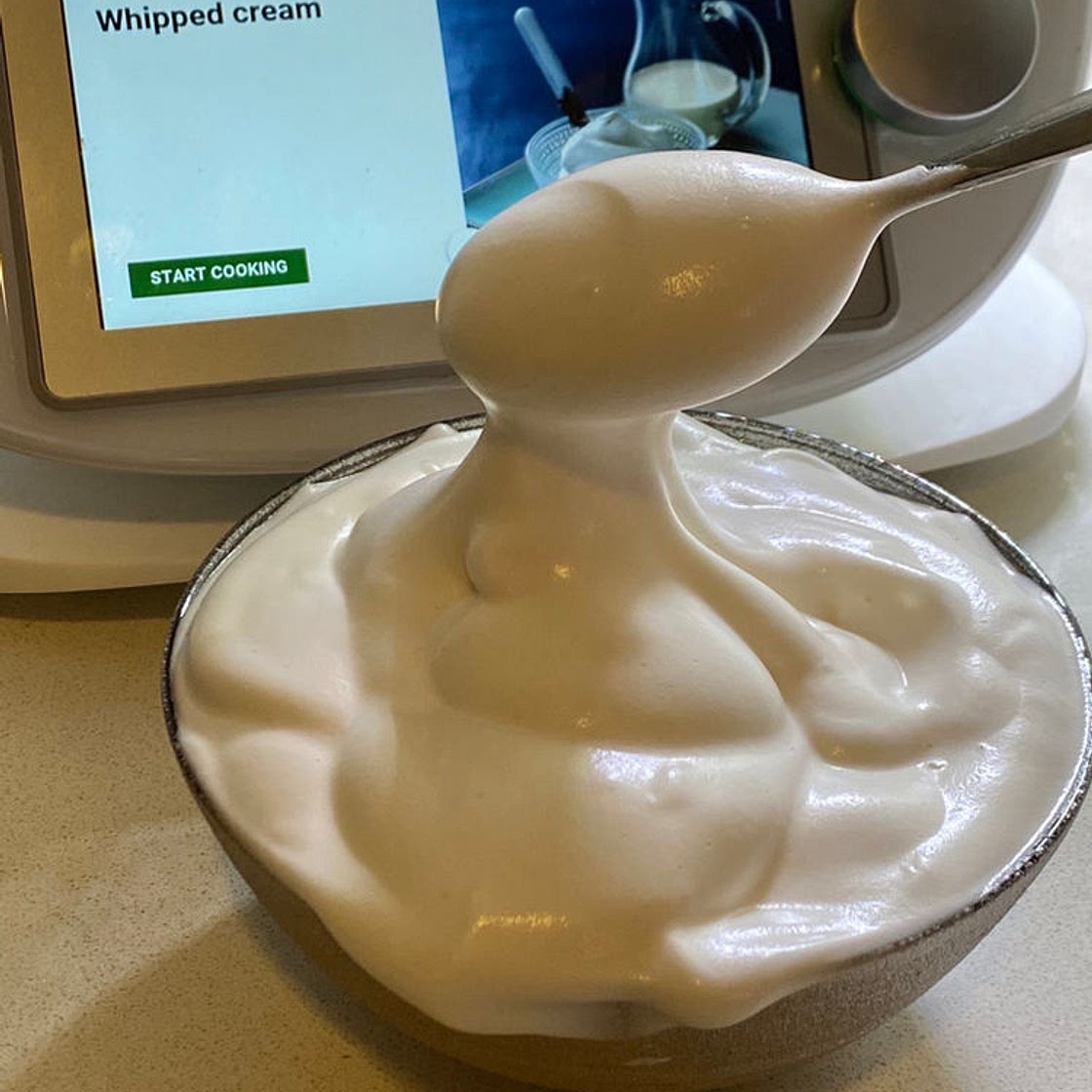 Aquafaba Whipped Cream | Veginner Cooking