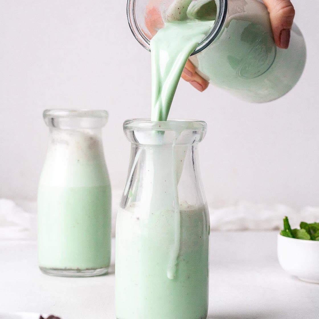 Dairy Free Mint Chocolate Smoothie
