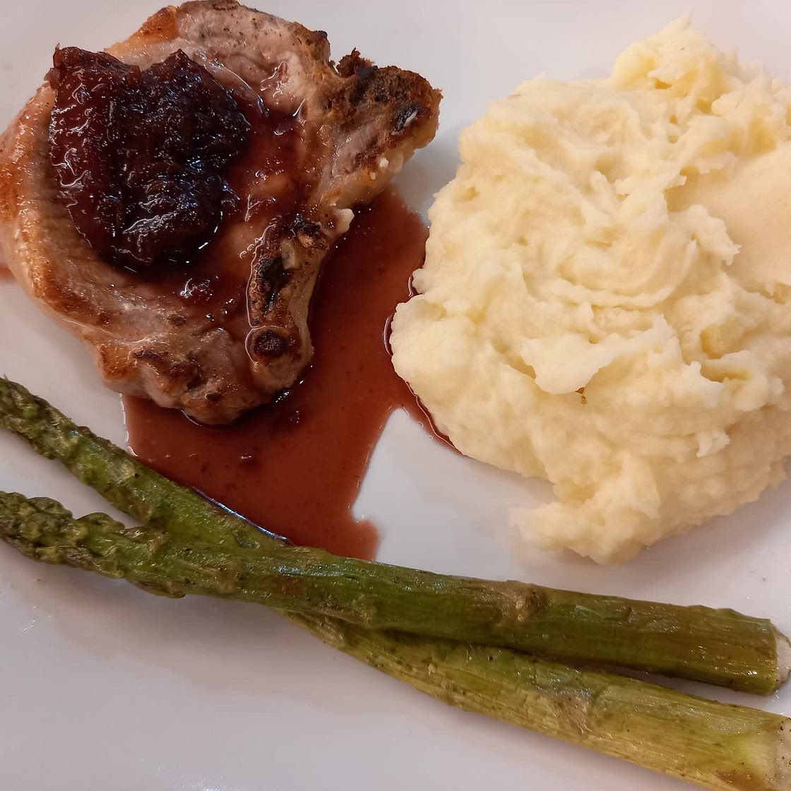 Recipe: Pork Chops in Port Wine Sauce