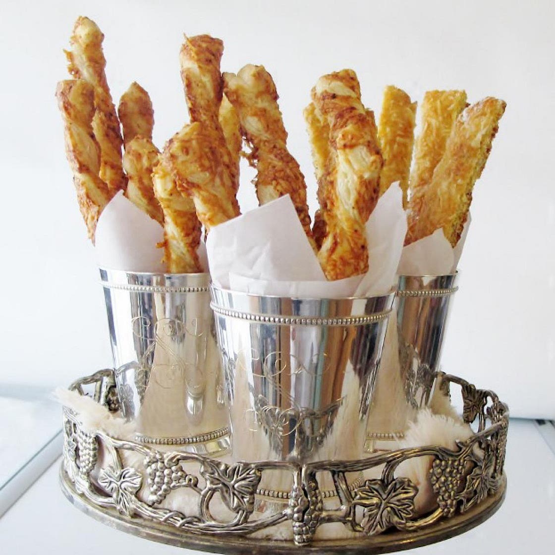 Kentucky Derby snacks & cocktails