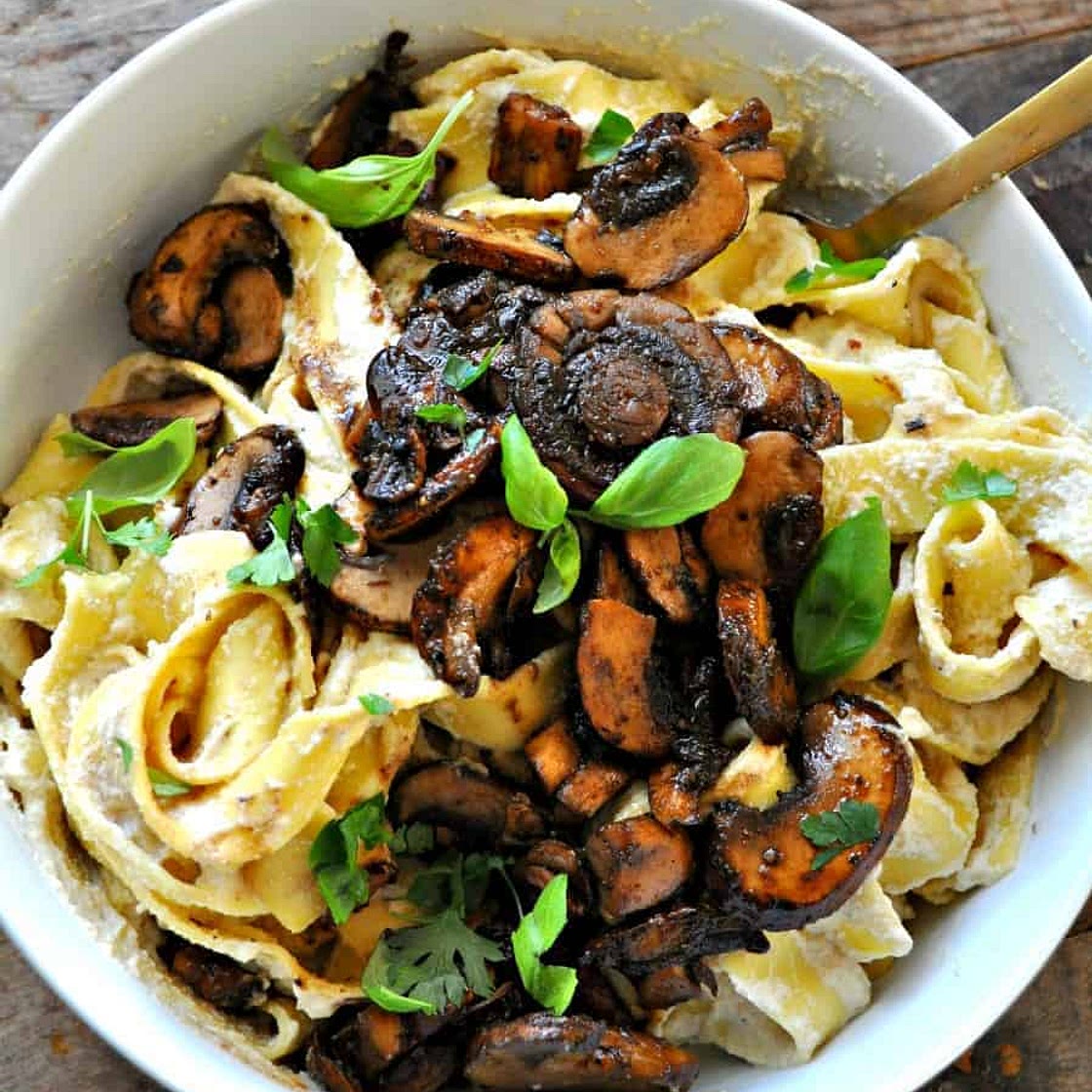 Vegan Creamy Smokey Balsamic Mushroom Pasta