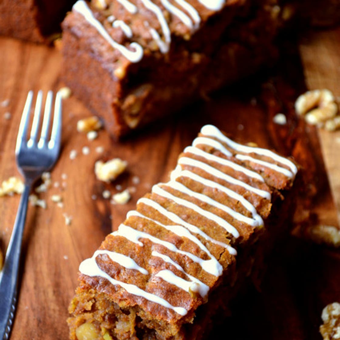 Spiced Apple and Raisin Traybake
