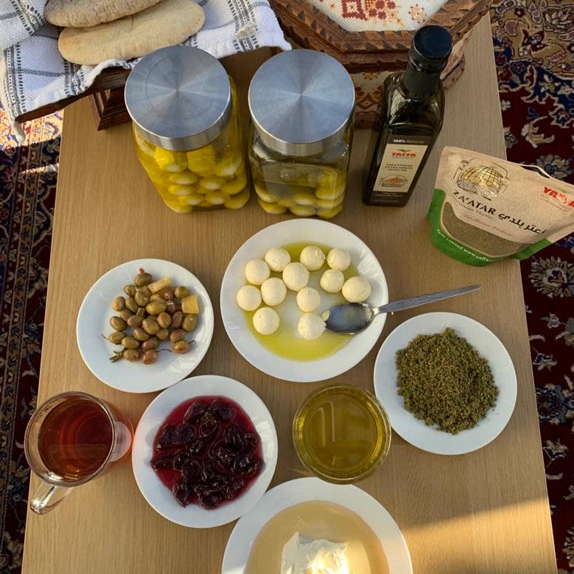 Labneh balls (mdahbara) 