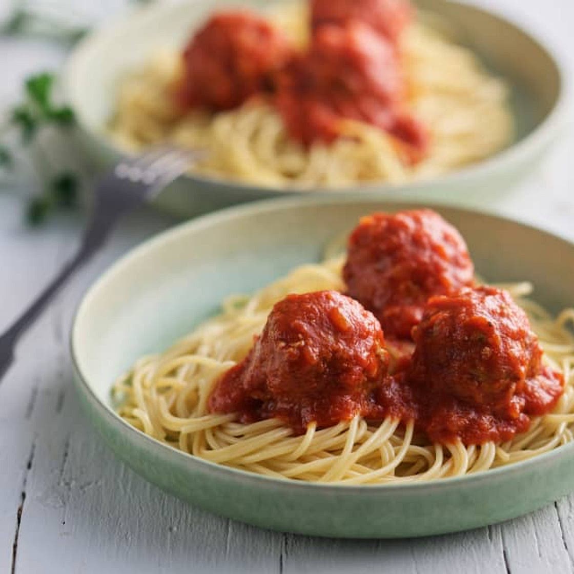Meatballs with Tomato Sauce and Pasta