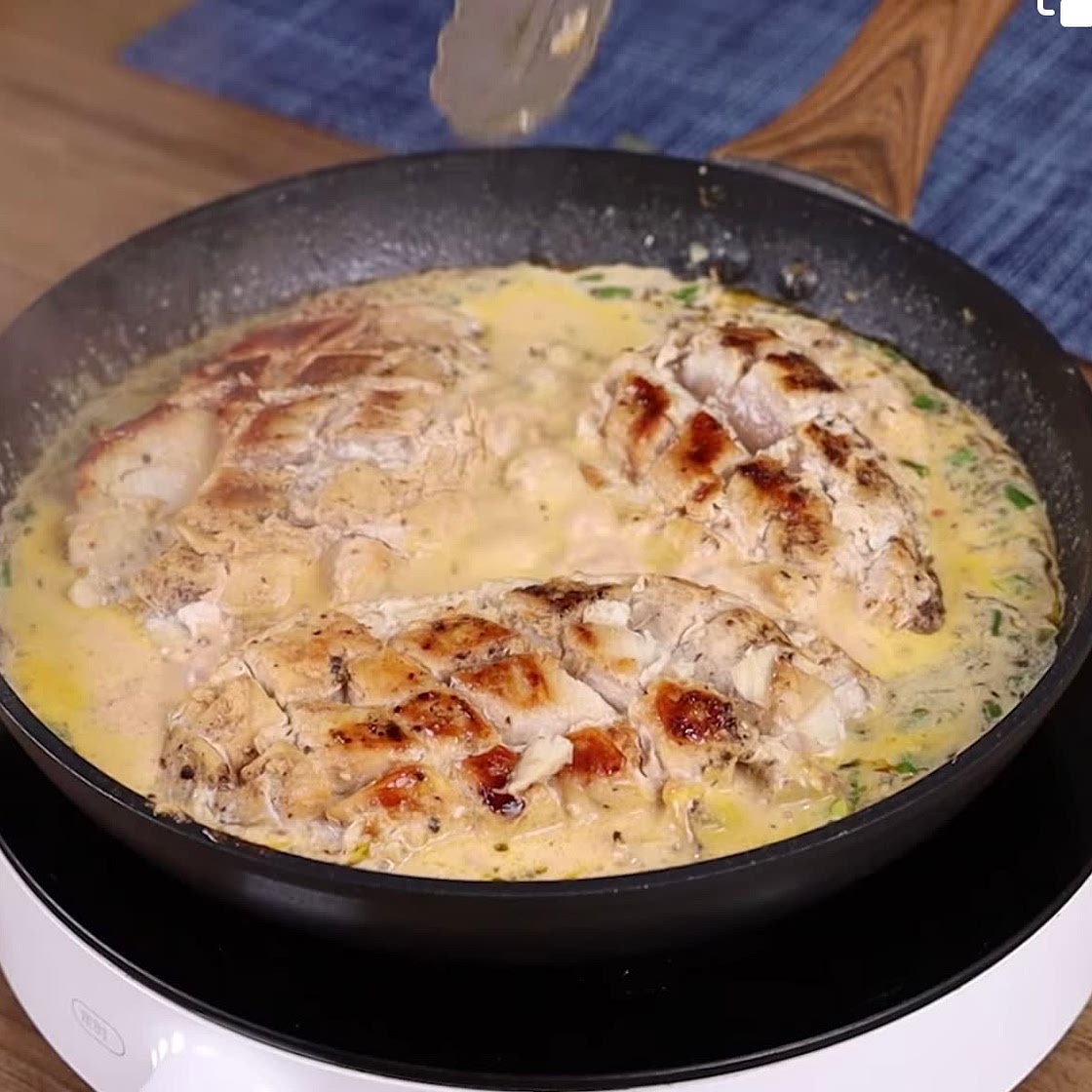 Chicken in Garlic Paprika cream sauce