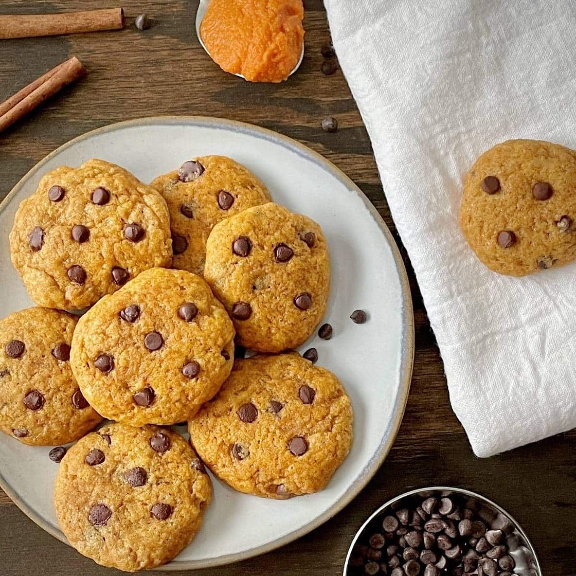 Vegan Pumpkin Chocolate Chip Cookies
