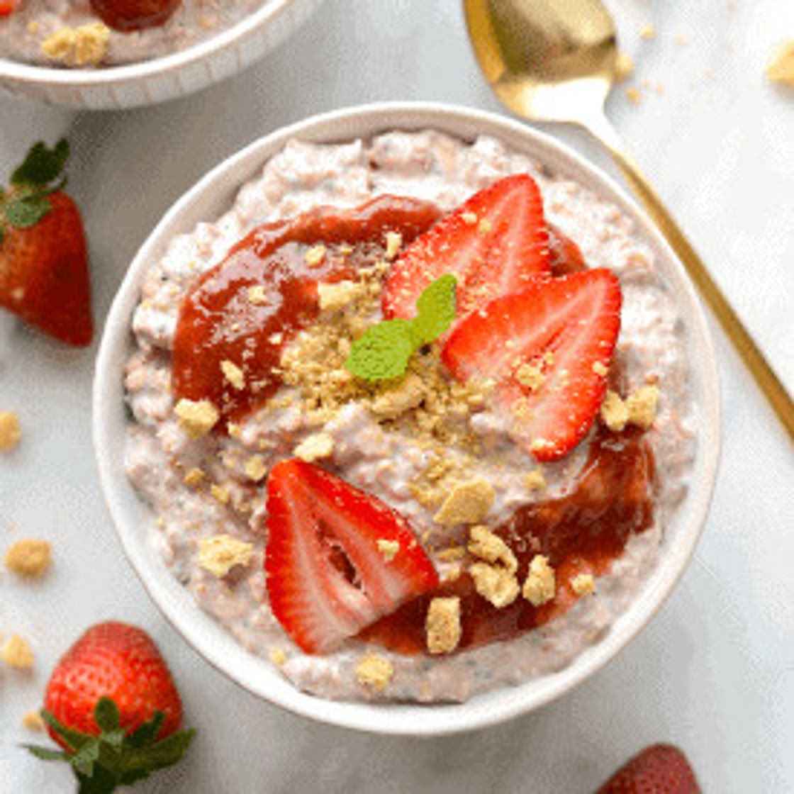 Strawberry Overnight Oats