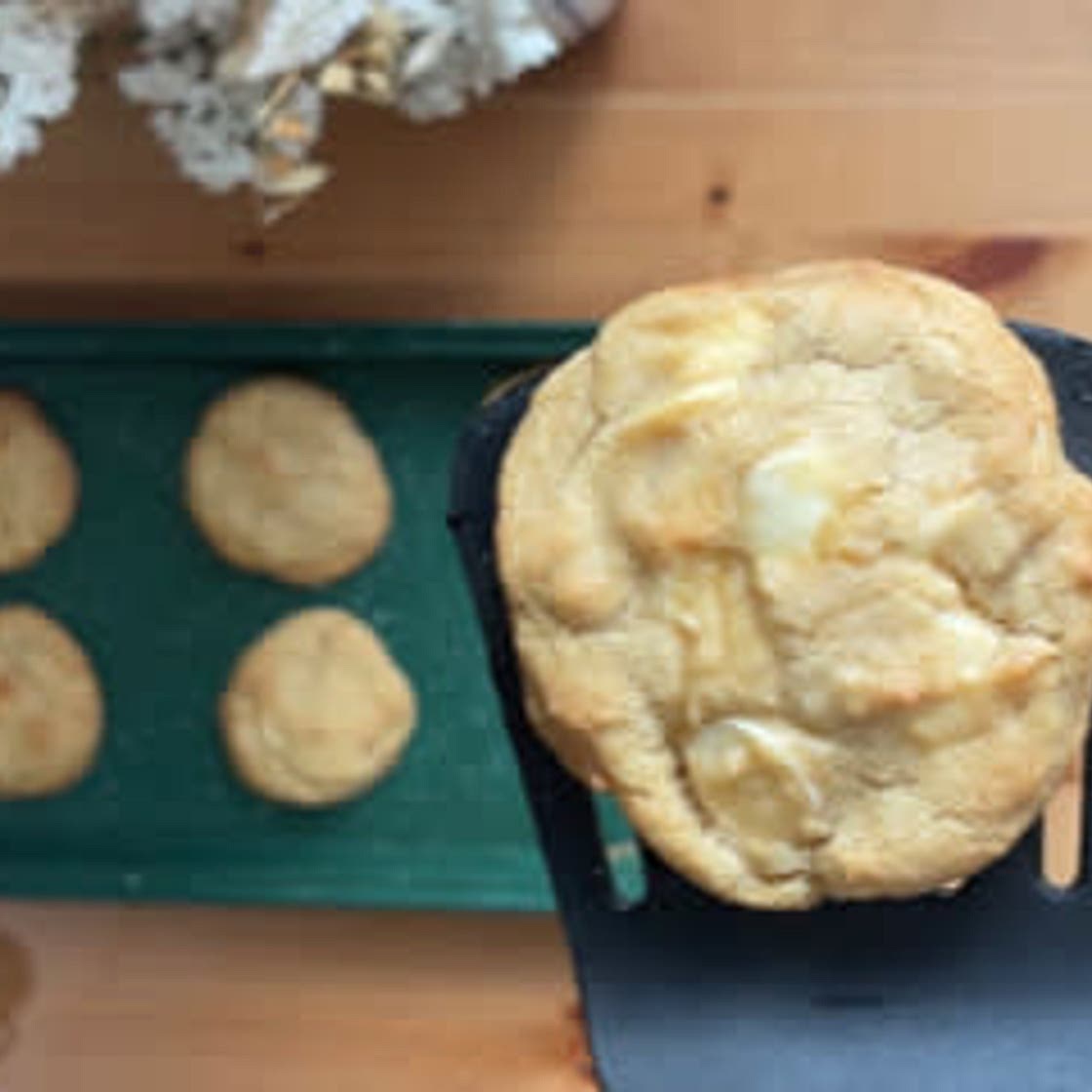 White chocolate cookies