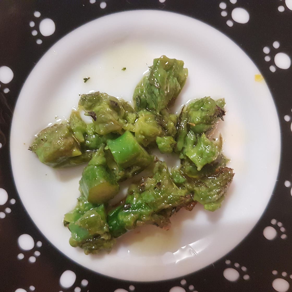 Pečeni šparglji in riž ali krompir