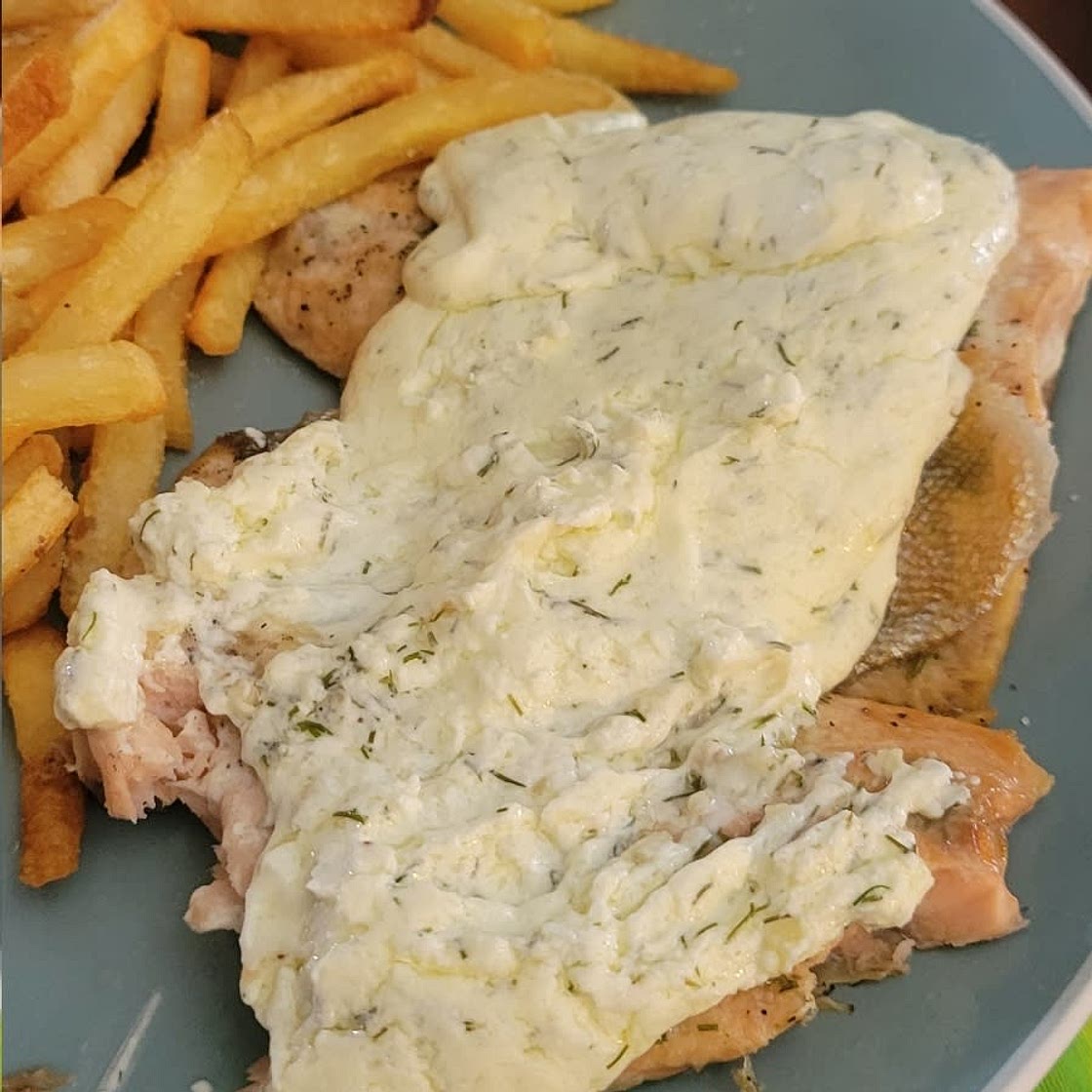 Salmon With Dill Cream Cheese Sauce