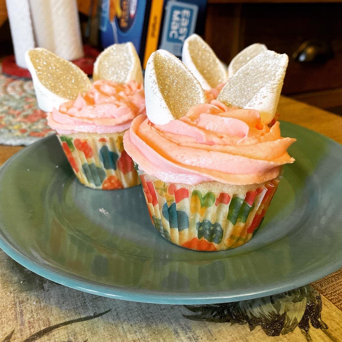Moist Vanilla Cupcakes